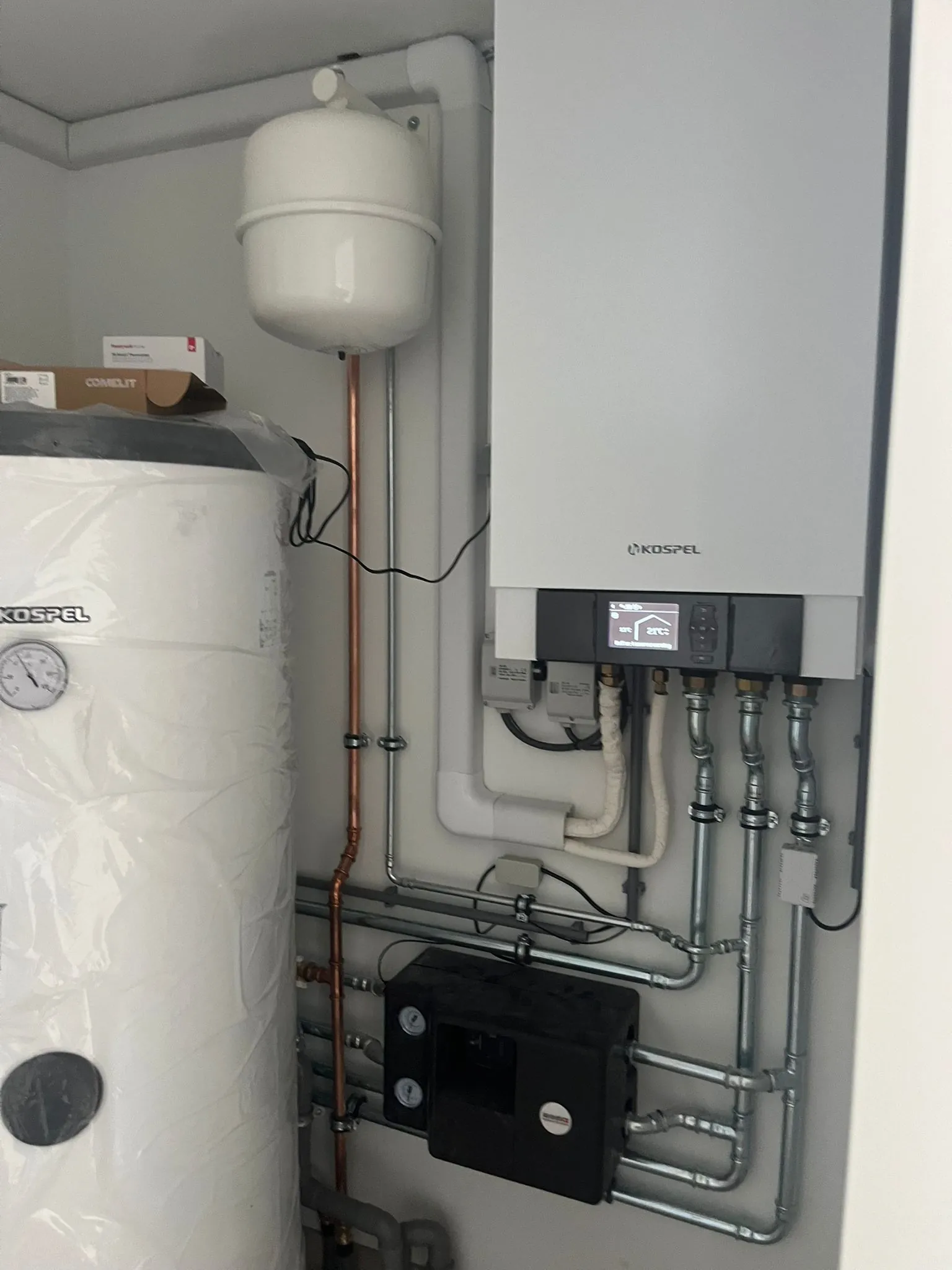 Kospel CV-ketel met buffervat installatie door CKW Installatietechniek Moerkapelle
