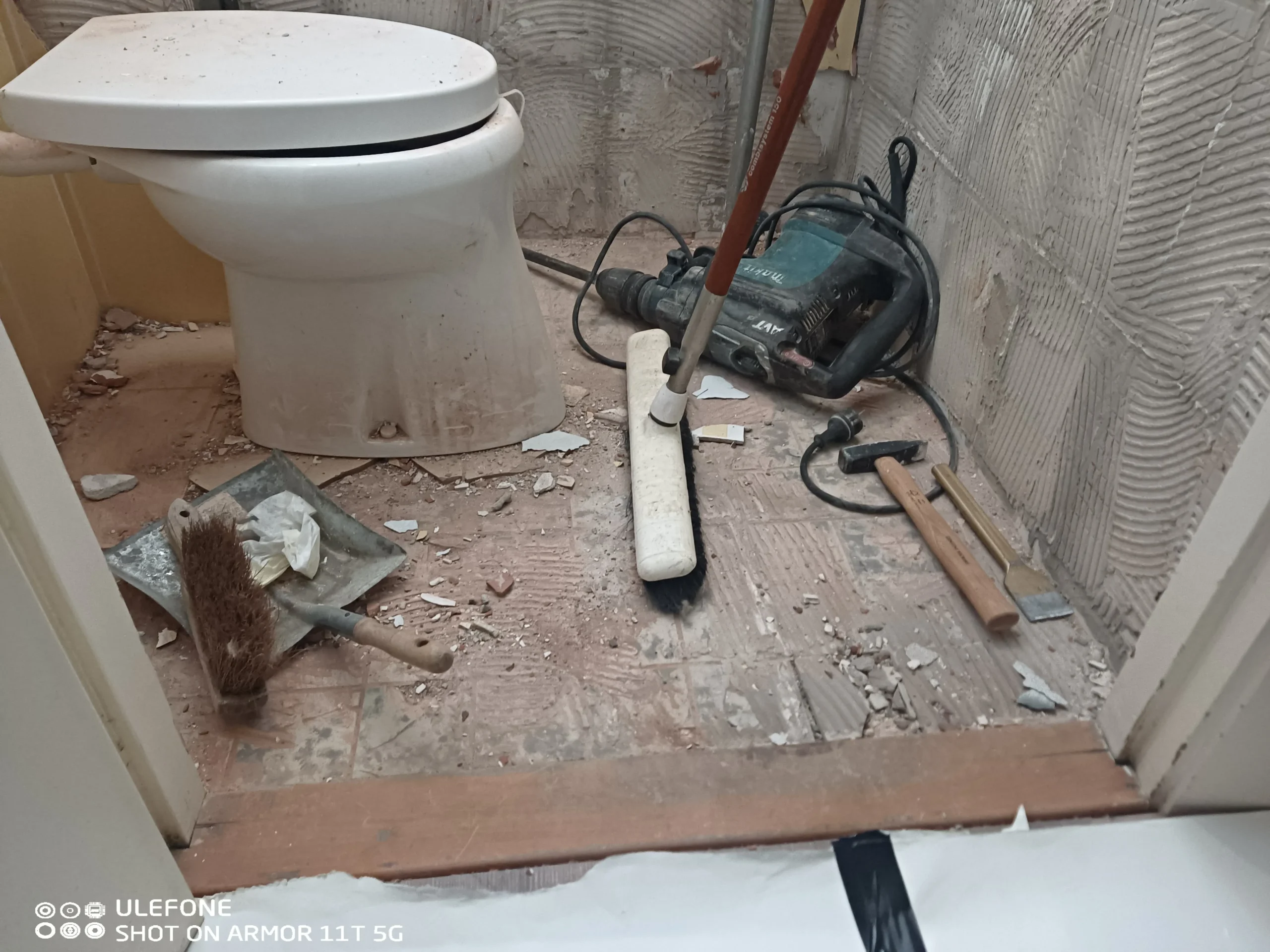 Sloopwerk toilet renovatie door CKW Installatietechniek Moerkapelle